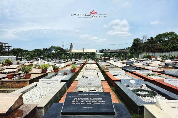 Public Burial Plots — image 2