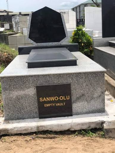 Vault  Tombstone — image 3