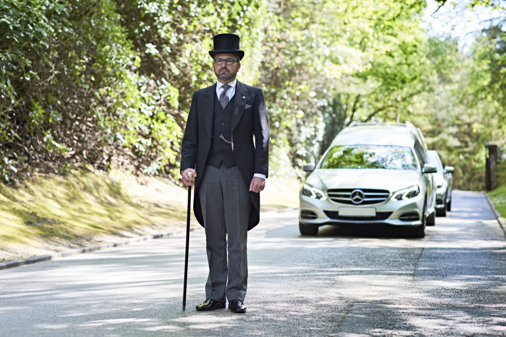 Hire a Funeral Manager — image 4