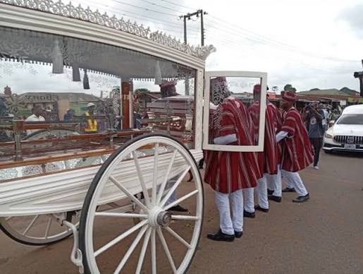 Hearse  Funeral Transport — image 2